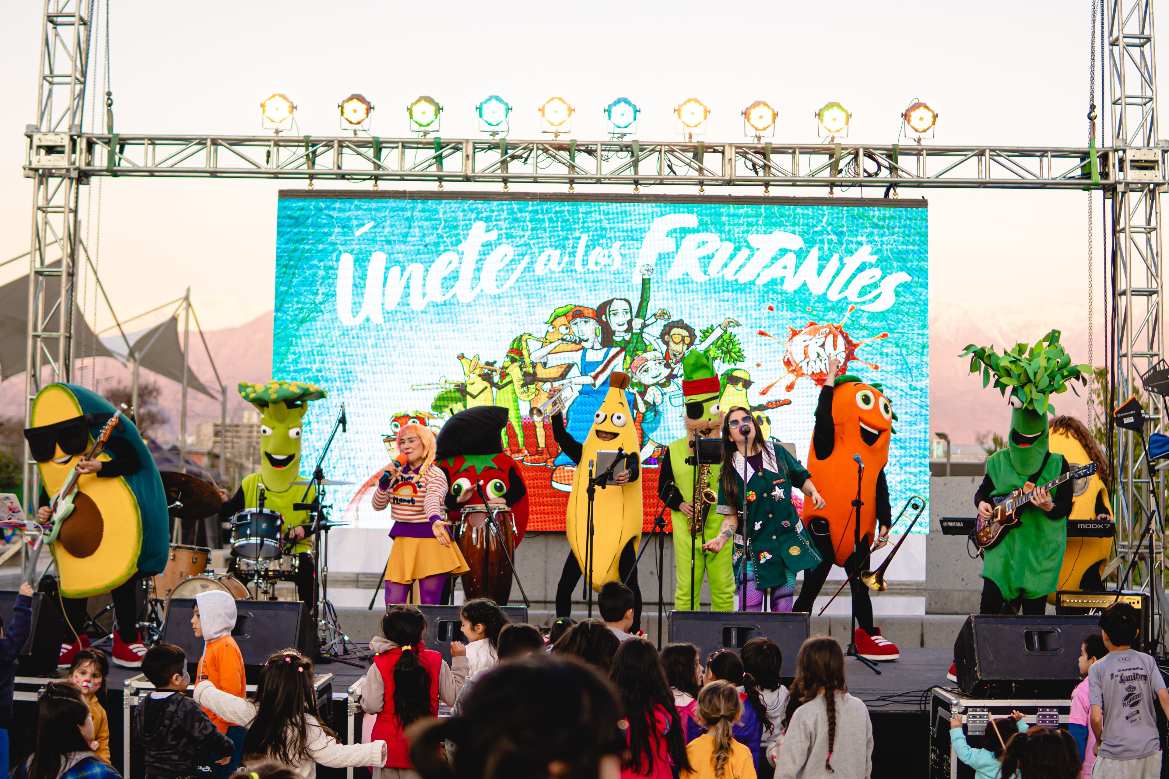 Únete a Los Frutantes. Música infantil nutritiva, de Chile para el mundo.